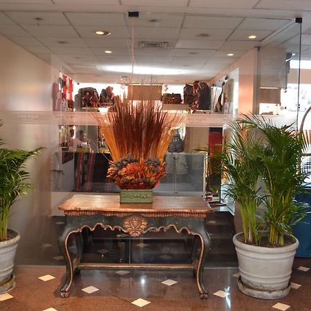 Hotel Maria Angola Lima Bagian luar foto