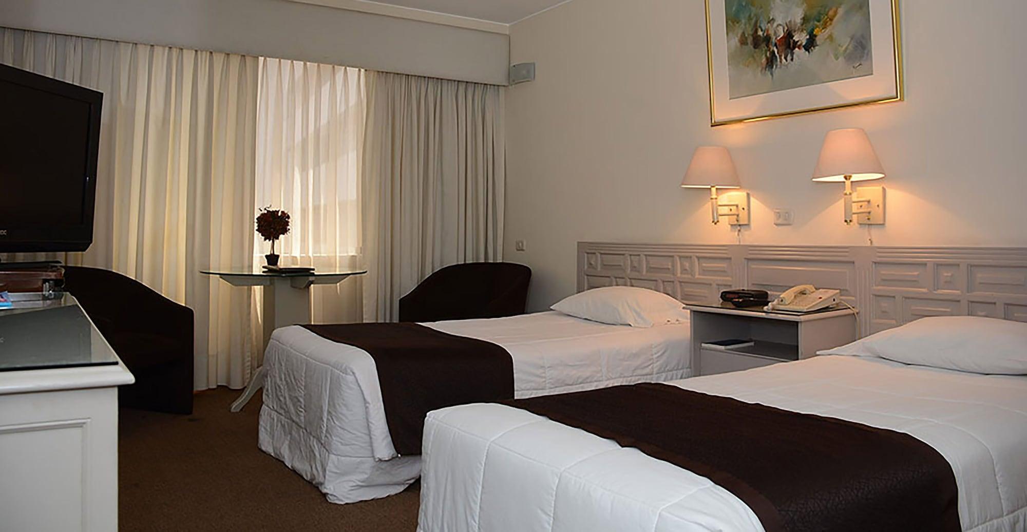 Hotel Maria Angola Lima Bagian luar foto
