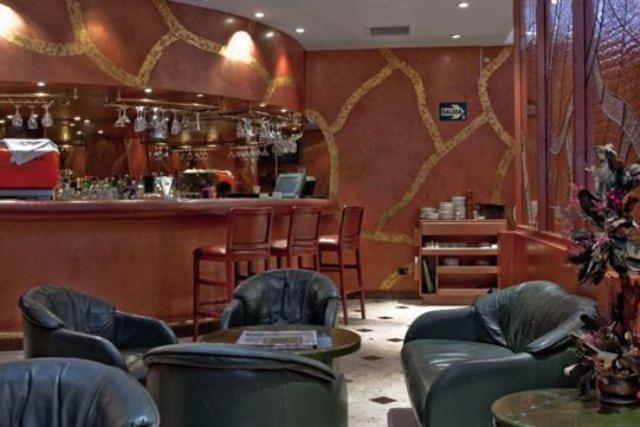 Hotel Maria Angola Lima Bagian luar foto
