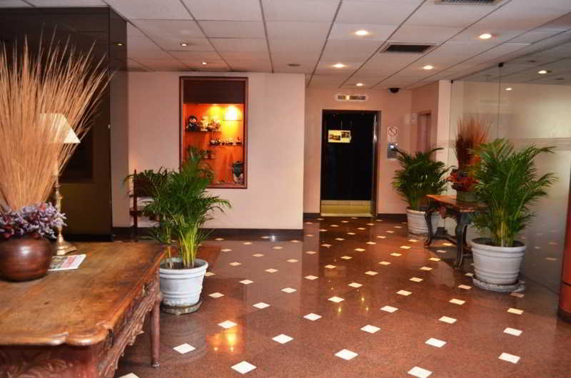 Hotel Maria Angola Lima Bagian luar foto