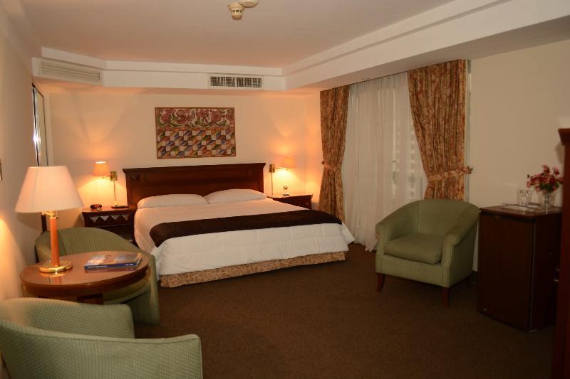 Hotel Maria Angola Lima Bagian luar foto